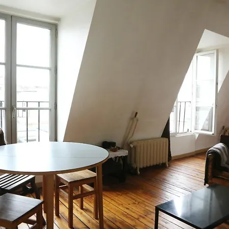 Beautiful Apt With View On The Roofs Of Paris Parigi